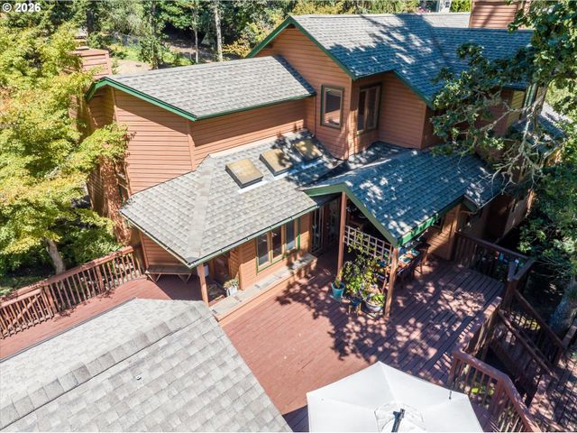 2310 DOUGLAS Dr, Eugene, OR 97405