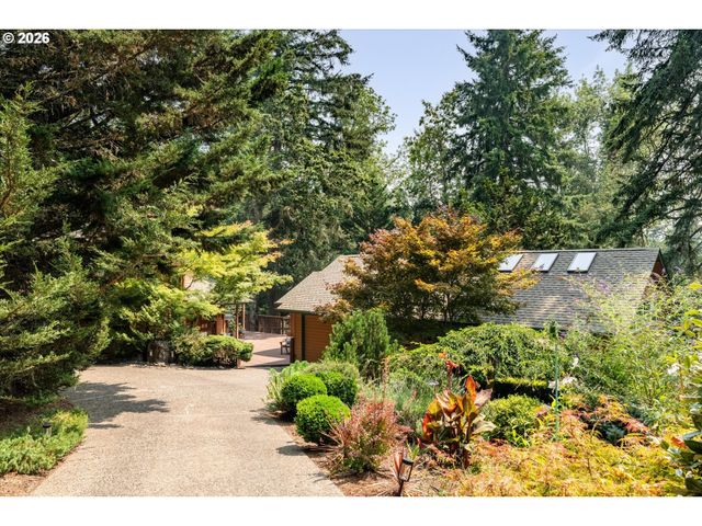 2310 DOUGLAS Dr, Eugene, OR 97405