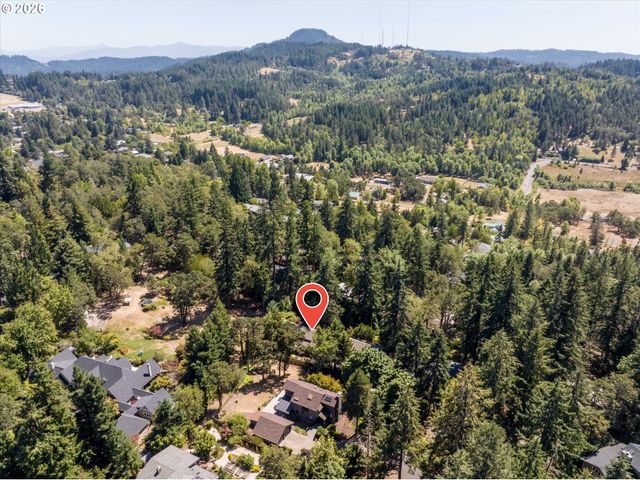 2310 DOUGLAS Dr, Eugene, OR 97405