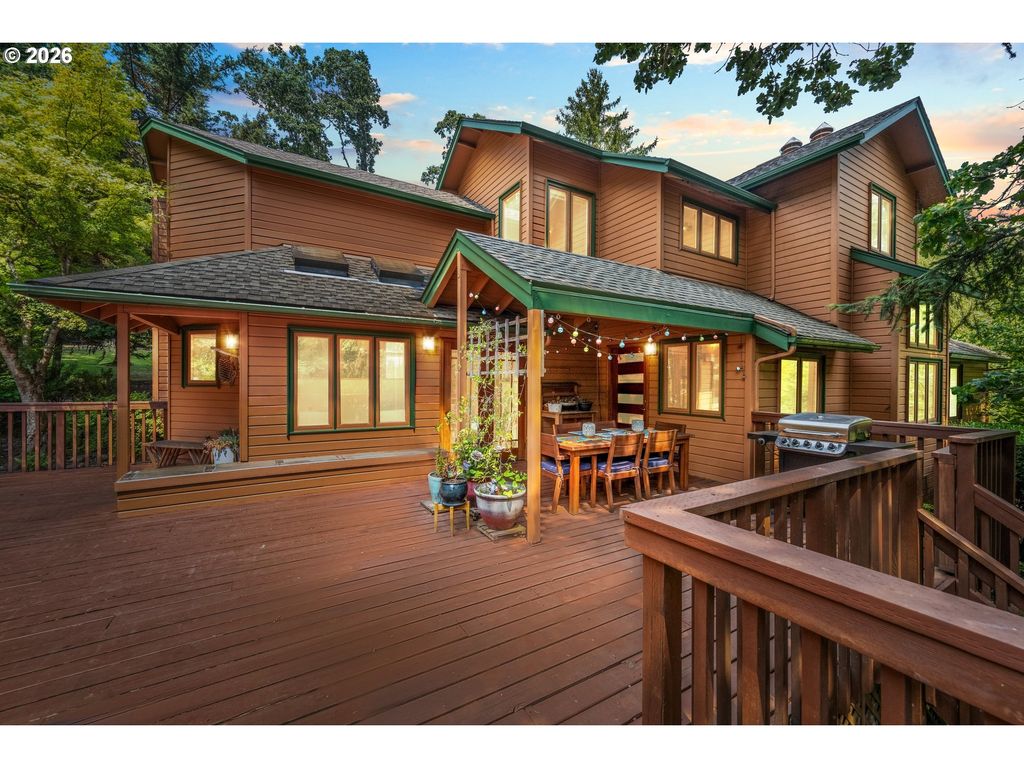 2310 DOUGLAS Dr, Eugene, OR 97405