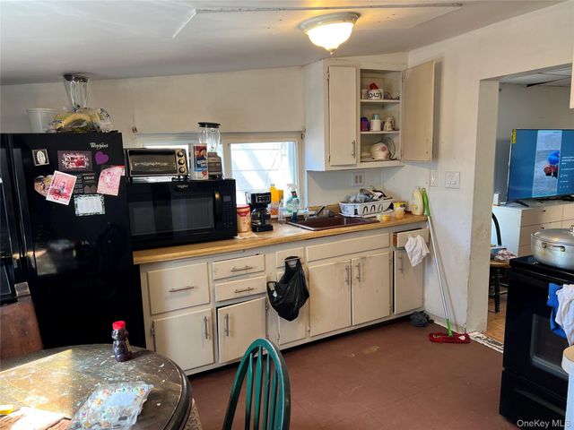 73 Raynor Street, Freeport, NY 11520