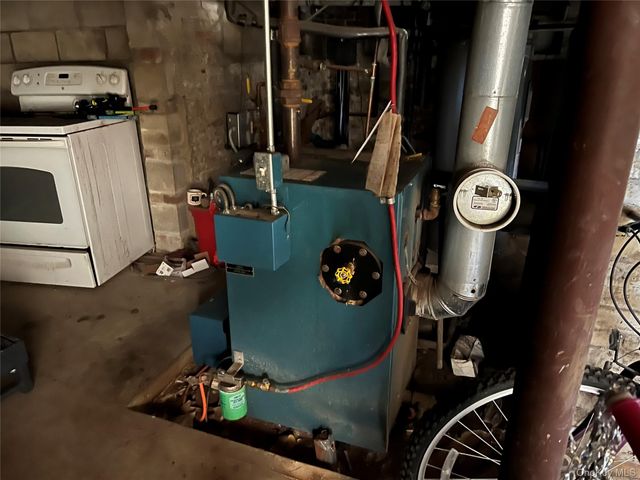 73 Raynor Street, Freeport, NY 11520