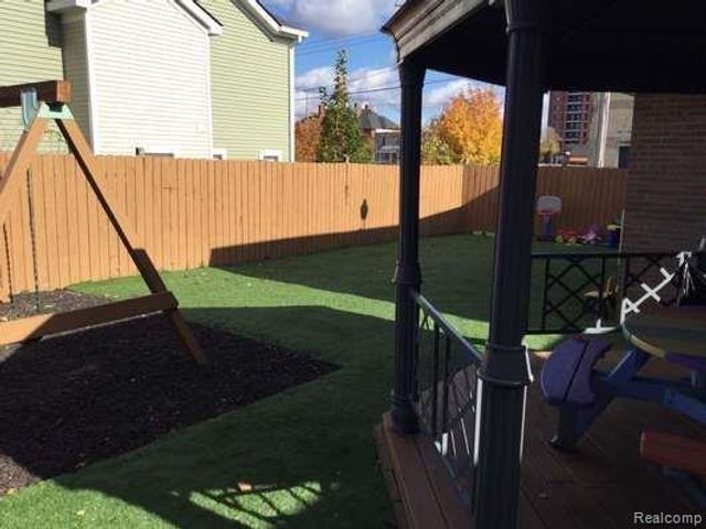 575 Louisa Street, Flint, MI 48503