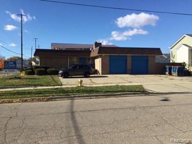 575 Louisa Street, Flint, MI 48503