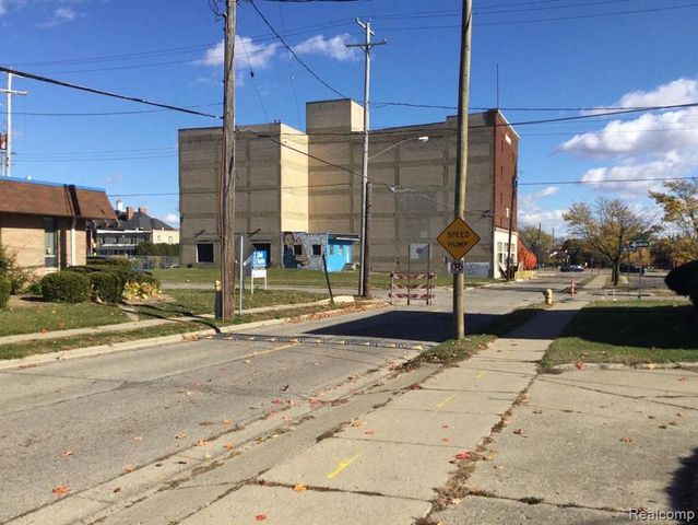 575 Louisa Street, Flint, MI 48503