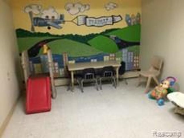 575 Louisa Street, Flint, MI 48503