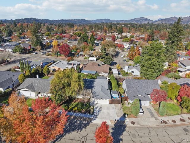 4233 Brookshire Cir, Santa Rosa, CA 95405