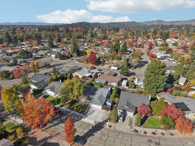 4233 Brookshire Cir, Santa Rosa, CA 95405