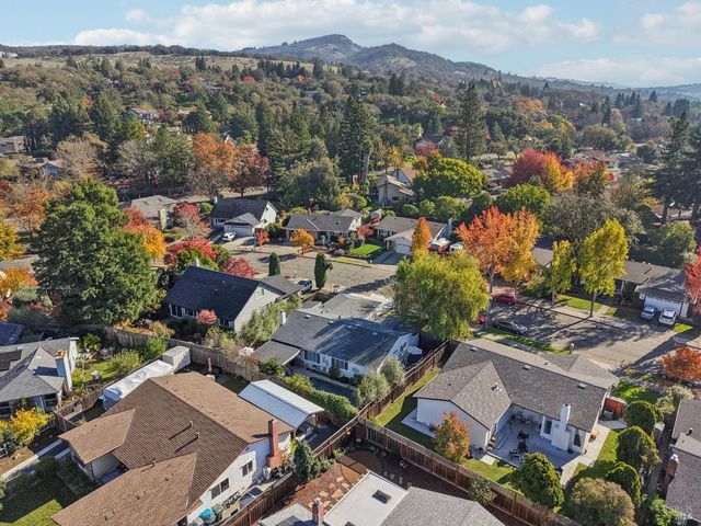 4233 Brookshire Cir, Santa Rosa, CA 95405