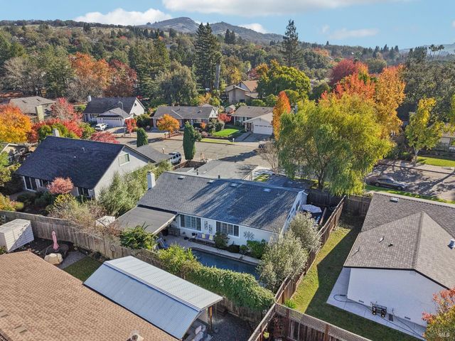 4233 Brookshire Cir, Santa Rosa, CA 95405