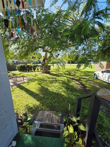 811 NE 14th Ct, Fort Lauderdale, FL 33304