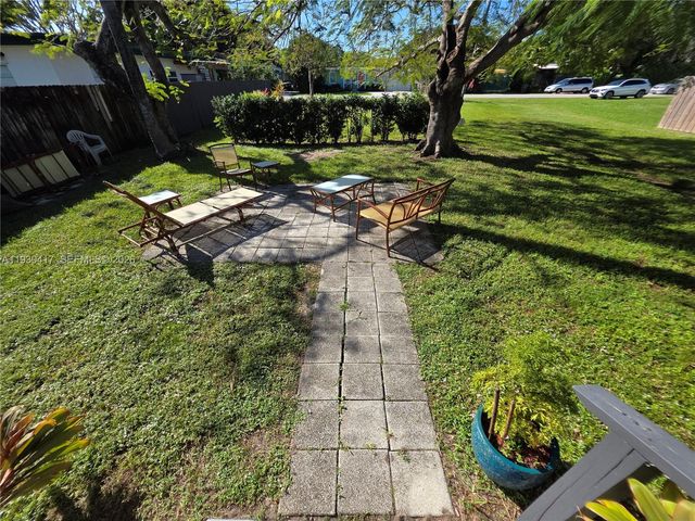 811 NE 14th Ct, Fort Lauderdale, FL 33304