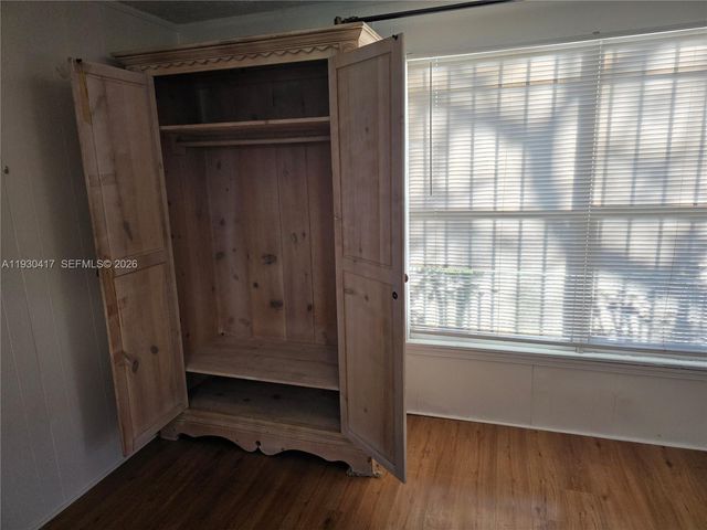 811 NE 14th Ct, Fort Lauderdale, FL 33304