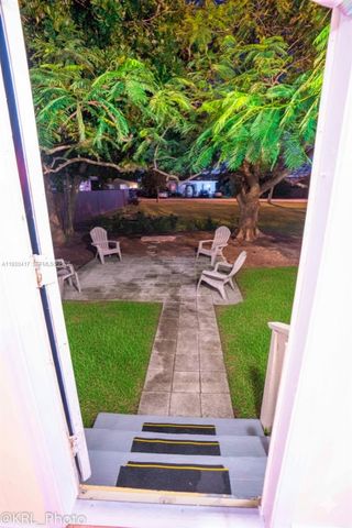 811 NE 14th Ct, Fort Lauderdale, FL 33304