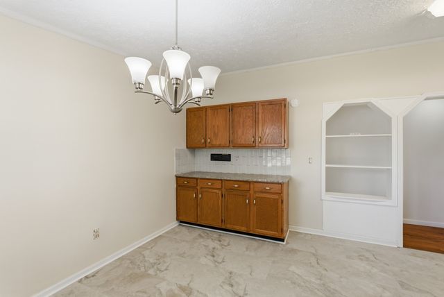 6101 Spring Creek Rd, Cookeville, TN 38506
