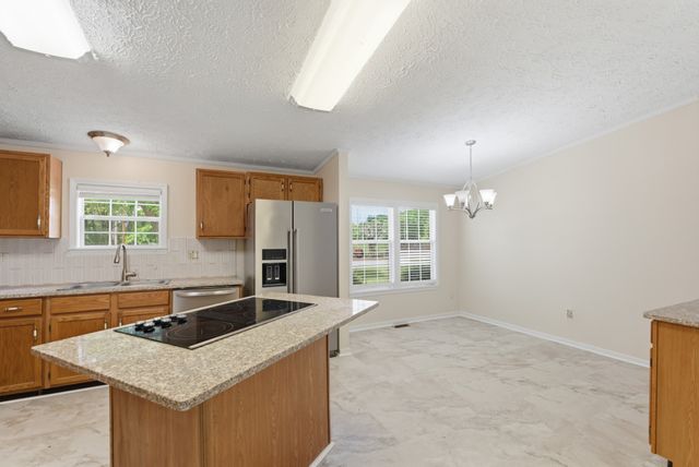 6101 Spring Creek Rd, Cookeville, TN 38506