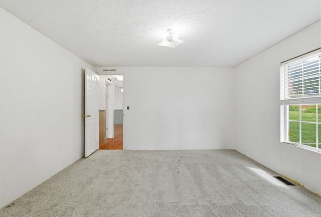6101 Spring Creek Rd, Cookeville, TN 38506