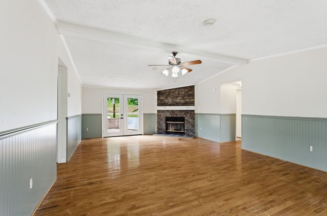 6101 Spring Creek Rd, Cookeville, TN 38506
