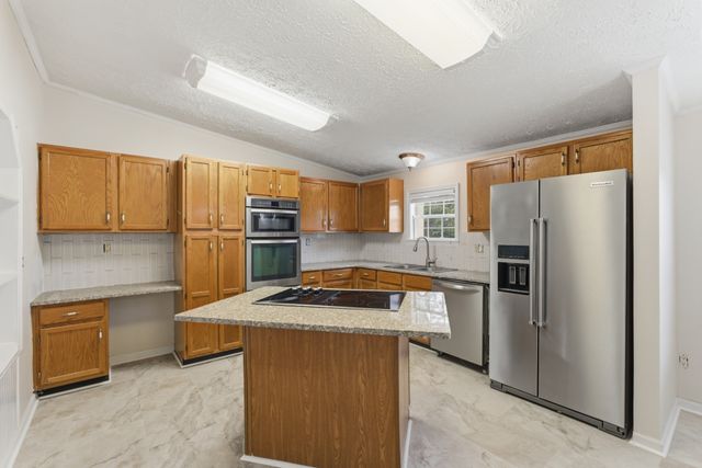 6101 Spring Creek Rd, Cookeville, TN 38506