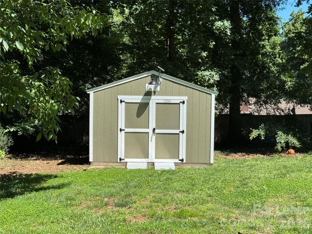 307 Fallingbrook Drive, Belmont, NC 28012