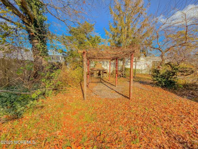 6 Vanard Drive, Brick, NJ 08723