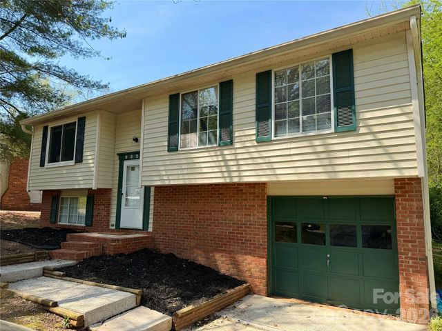9525 Robert Burns Court, Charlotte, NC 28213