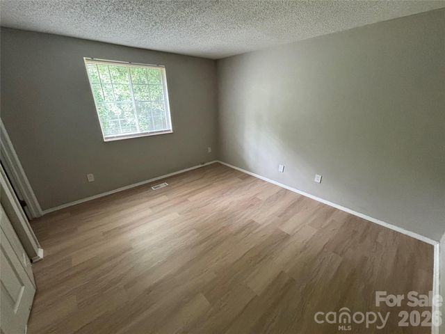 9525 Robert Burns Court, Charlotte, NC 28213