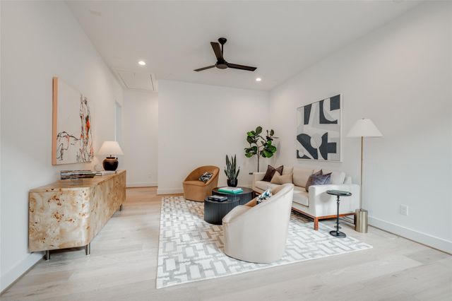 1120 Welch Street, Houston, TX 77006