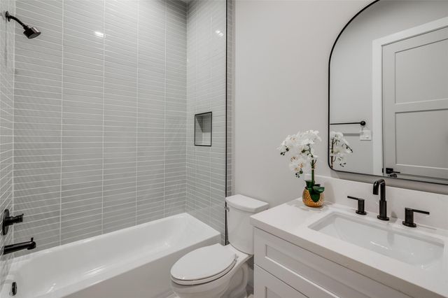 1120 Welch Street, Houston, TX 77006