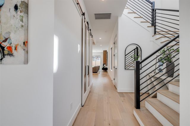 1120 Welch Street, Houston, TX 77006