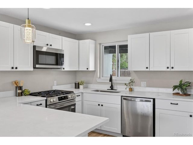 3055 Holly St, Denver, CO 80207