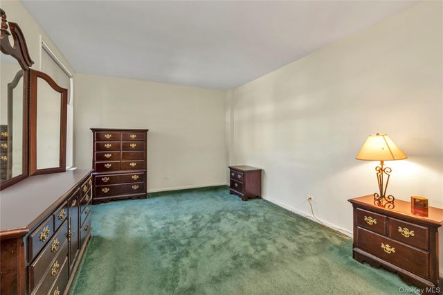 209-80 18th Avenue 2G, Bayside, NY 11360