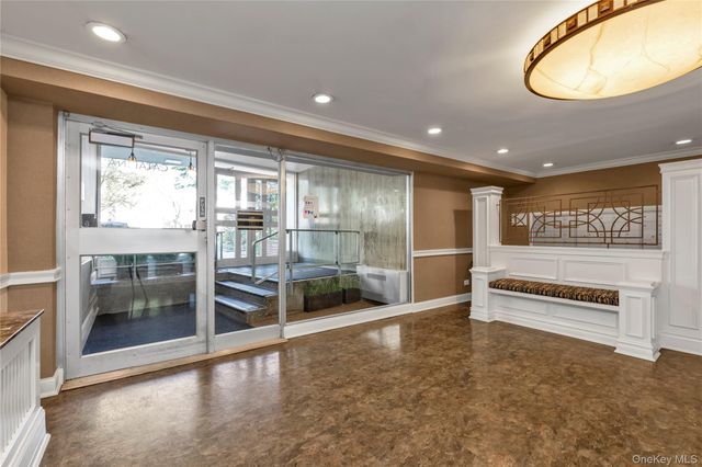 209-80 18th Avenue 2G, Bayside, NY 11360