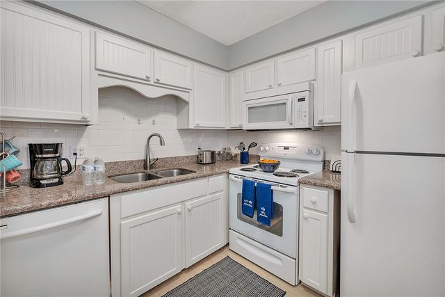 850 Mallery Street 2O, St Simons Island, GA 31522