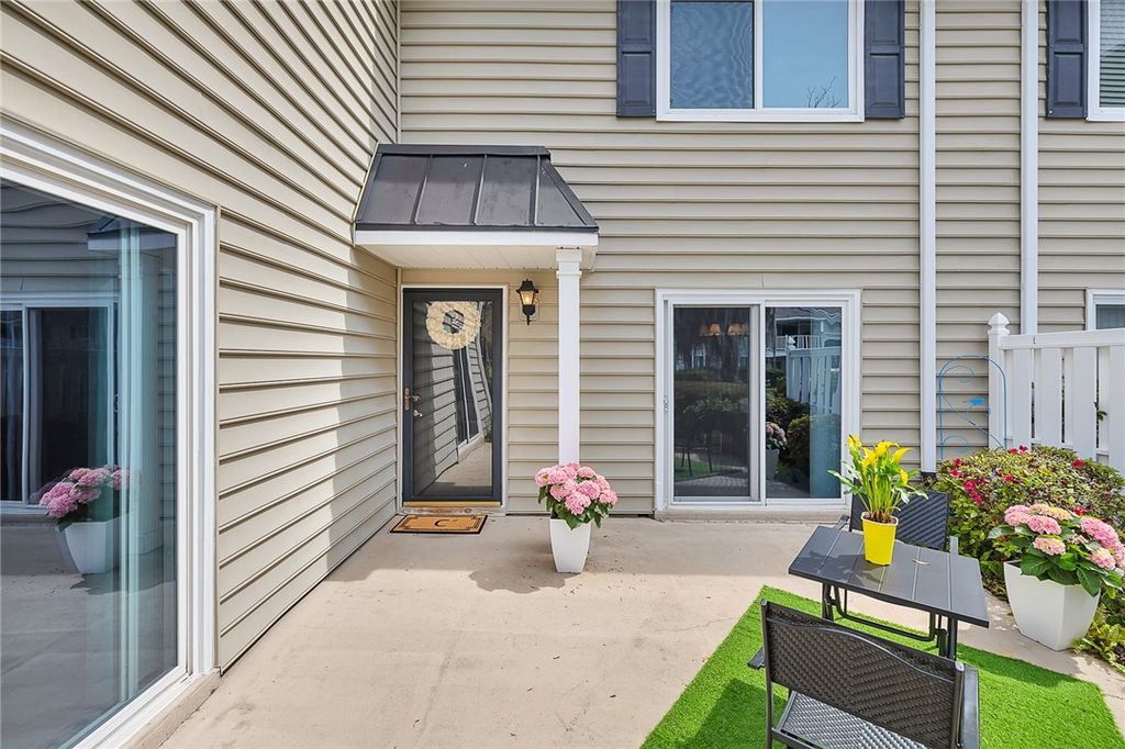 850 Mallery Street 2O, St Simons Island, GA 31522