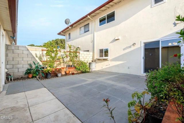 161 E Channel Islands Boulevard, Port Hueneme, CA 93041