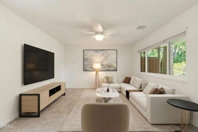 161 E Channel Islands Boulevard, Port Hueneme, CA 93041