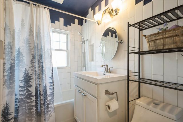 3800 Hart Court NE, Cedar Rapids, IA 52402