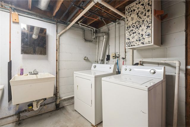 3800 Hart Court NE, Cedar Rapids, IA 52402