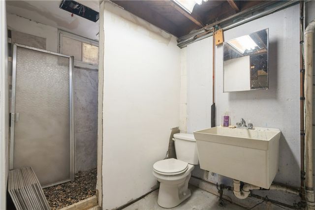 3800 Hart Court NE, Cedar Rapids, IA 52402