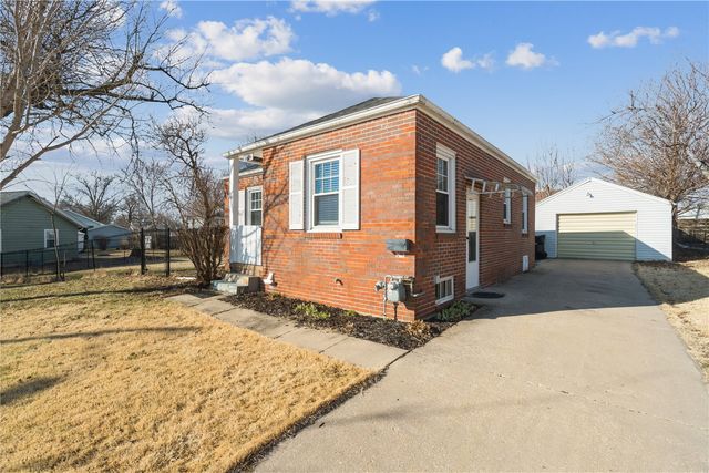 3800 Hart Court NE, Cedar Rapids, IA 52402