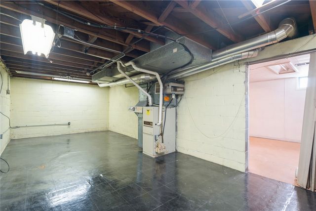 3800 Hart Court NE, Cedar Rapids, IA 52402