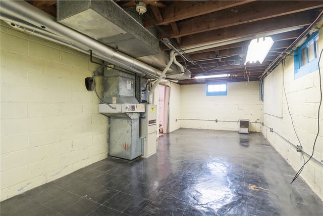 3800 Hart Court NE, Cedar Rapids, IA 52402