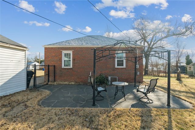 3800 Hart Court NE, Cedar Rapids, IA 52402