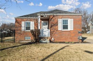 3800 Hart Court NE, Cedar Rapids, IA 52402