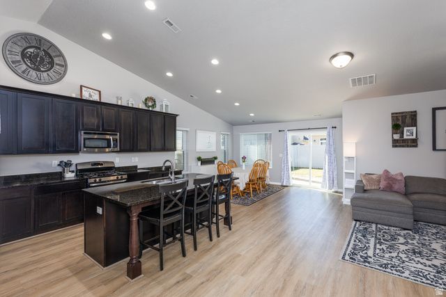 953 N CAMBRIA DR, North Salt Lake, UT 84054