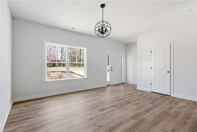 529 Dogwood Circle, High Point, NC 27260