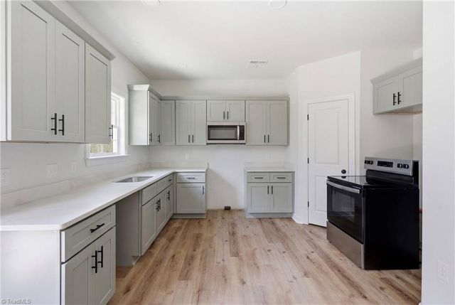 529 Dogwood Circle, High Point, NC 27260