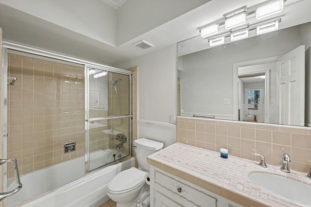 10811 Hunters Forest Drive, Hunters Creek Village, TX 77024