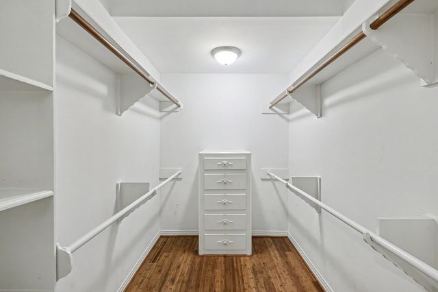 10811 Hunters Forest Drive, Hunters Creek Village, TX 77024